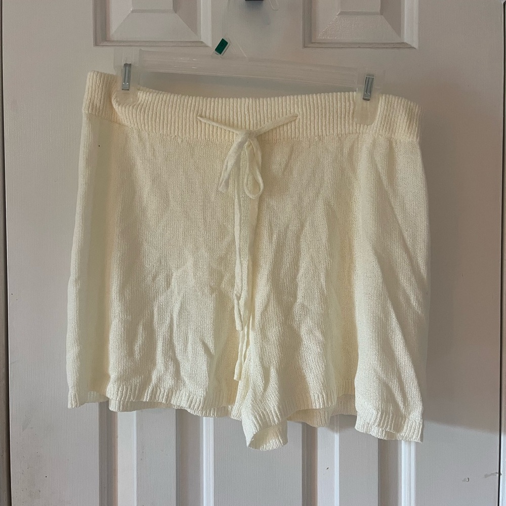 Cute knitted shorts!